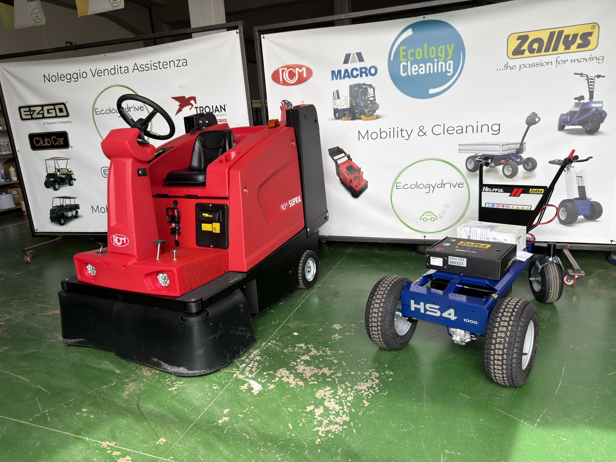Showroom Ecology Cleaning a Montemurlo: spazzatrice RCM Supra in esposizione